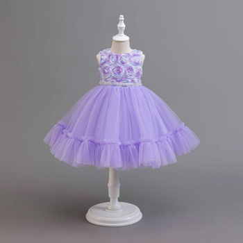 Knivini vaikų princesės suknelė be rankovių iš gazės audinio su gėlėtu raštu, pagrindinis audinys 65% medvilnė, pamušalas 35% medvilnė, amžiaus grupė 3–8 metų, vasara 2025