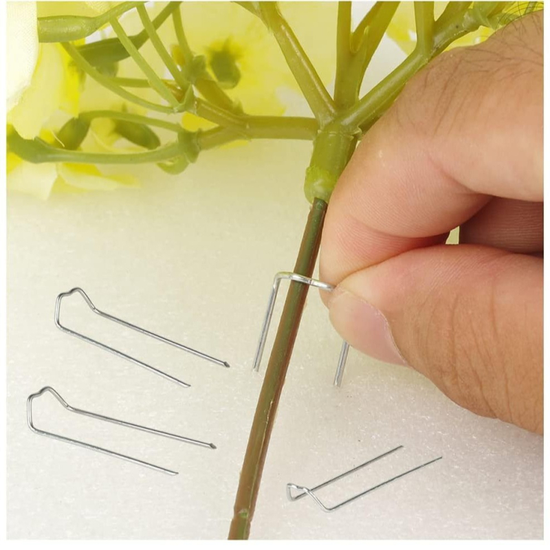 Галванизирани флорални пирони за аранжиране на цветя: M-образни и U-образни игли, метал, кутия, рязане по матрица; съдържа 600 M-типа пирони в кутия, 100 пирони в пакет, 300 допълнителни M-типа пирони