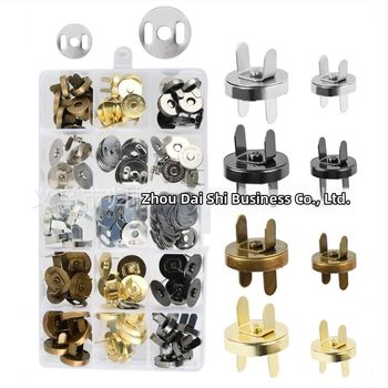 Magnėtinė sagtis krepšiams — magnetinis mechanizmas, konstrukcija: magnetinė sagtis, taikymas: kuprinės, krepšiai, užuolaidos, rankdarbiai, drabužiai, odiniai gaminiai. Prekės ženklas: Return to Sail.