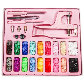 Dervos pagrindu pagamintas keturių spaustukų sagtelių komplektas džinsams (T5), be prekės ženklo pakuotėje