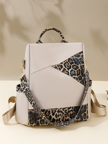 Hátizsák mindennapi használatra, nylon anyagból, poliészter bélés, cipzáras nyitás, rejtett belső zseb