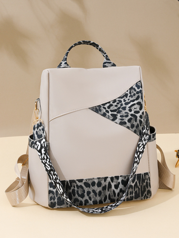 Hátizsák mindennapi használatra, nylon anyagból, poliészter bélés, cipzáras nyitás, rejtett belső zseb