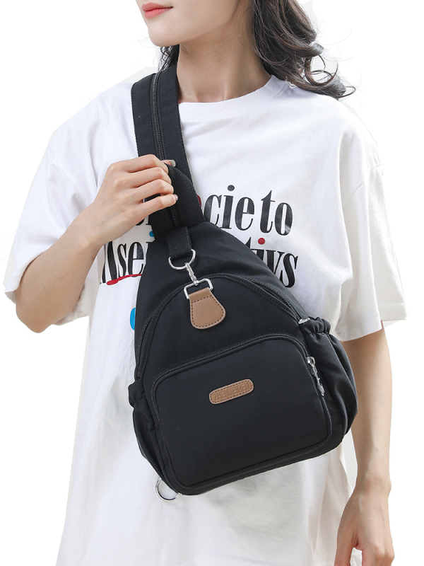 Női válltáska nylonból, poliészter bélés, cipzáras záródás, belső elrendezés: rejtett cipzáras zseb, telefonzseb, személyi igazolvány zseb, Nyár 2025