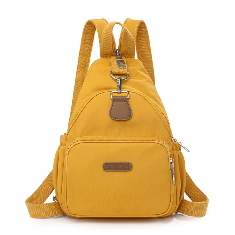 Női válltáska nylonból, poliészter bélés, cipzáras záródás, belső elrendezés: rejtett cipzáras zseb, telefonzseb, személyi igazolvány zseb, Nyár 2025