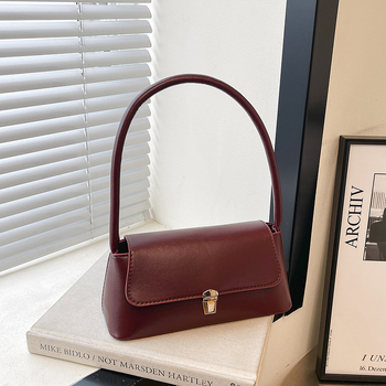 Xiuquan Női PU táska, utcai divat stílus, vízszintes négyszögletes forma, záró nyitás, poliészter bélés, cipzáras zseb és telefontok, fedéllel ellátott táska, 2025 nyár