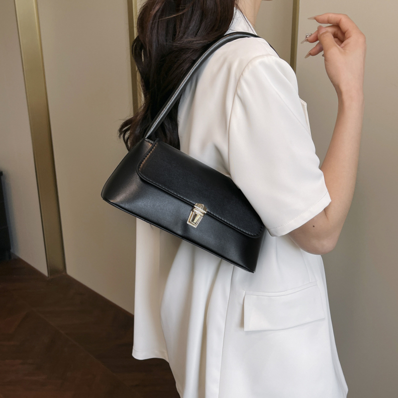 Xiuquan Női PU táska, utcai divat stílus, vízszintes négyszögletes forma, záró nyitás, poliészter bélés, cipzáras zseb és telefontok, fedéllel ellátott táska, 2025 nyár