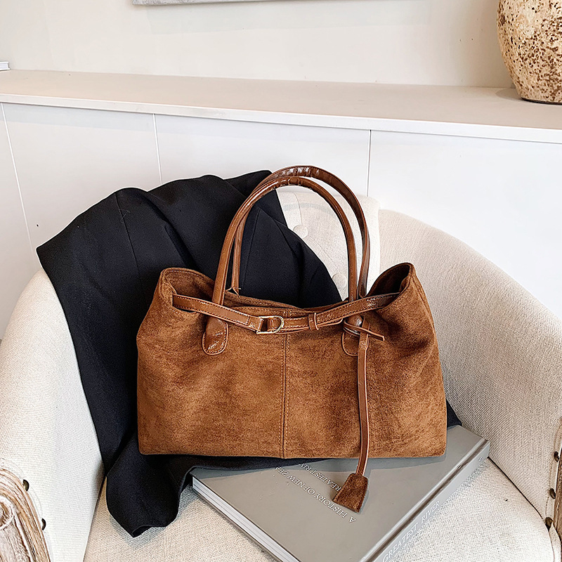 Női PU táska, városi egyszerű stílus, vízszintes négyszögletes forma, mágneszár, belső cipzáros rekesz