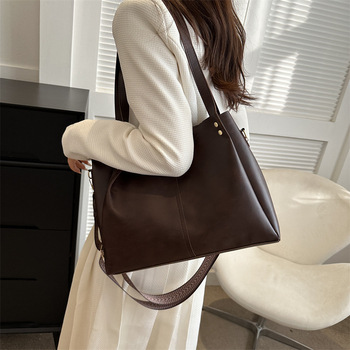 PU anyagú Tote táska, vízszintes négyzetes formájú, cipzár, bélés nélküli, Han Shan márka