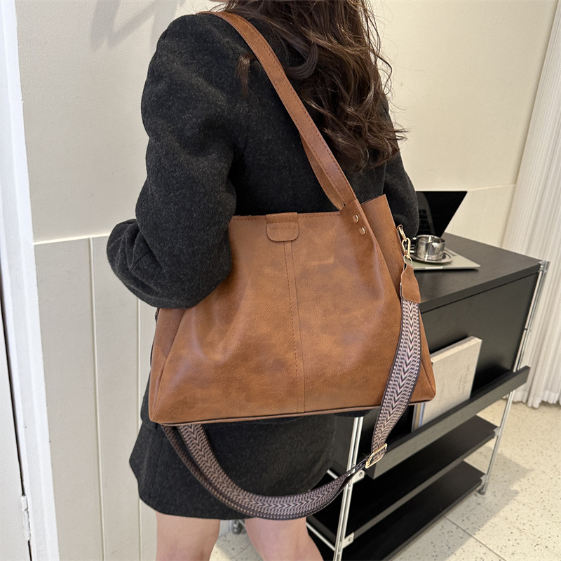 PU anyagú Tote táska, vízszintes négyzetes formájú, cipzár, bélés nélküli, Han Shan márka