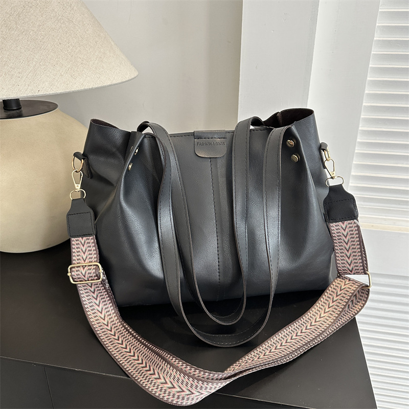 PU anyagú Tote táska, vízszintes négyzetes formájú, cipzár, bélés nélküli, Han Shan márka