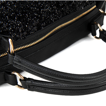 PU anyagú Dumpling táska cipzáras zárással és belső cipzáros zsebbel