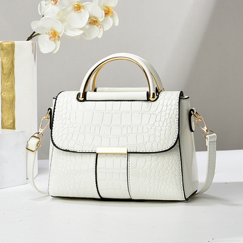 Danfilome PU Street Fashion Saddle Bag, függőleges négyzet alakú forma, cipzáras zárás