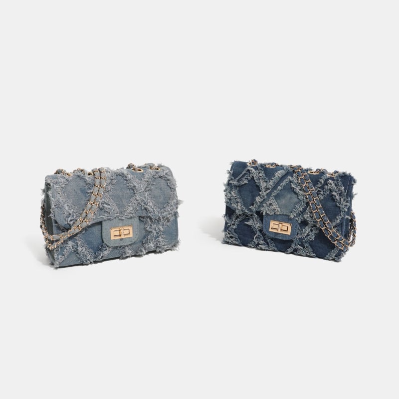 Seth дънкова чанта с патчворк — урбан стил, малка квадратна форма, хоризонтално оформление, капаково затваряне, вътрешен джоб с цип