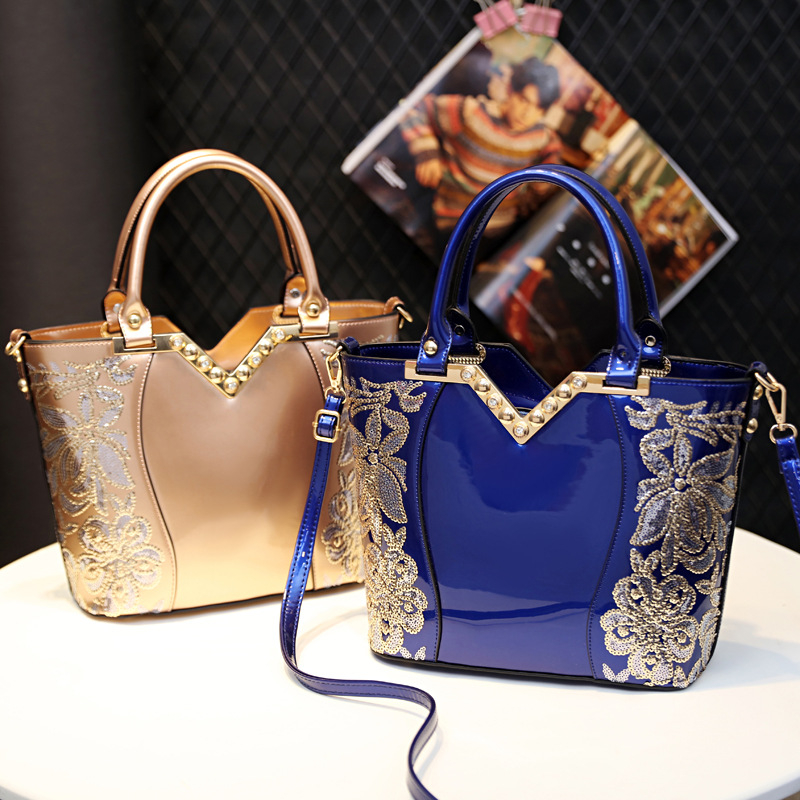 Női PU hengeres táska — Killer Bag stílus, zipzáras zárás, poliészter bélés, belső zsebek: zipzáras zseb, telefonzseb, ID zseb, Xiang Yu márka