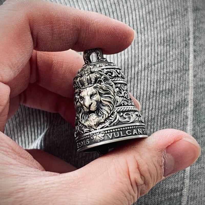 Réz nyaklánc, motívum oroszlán, gravírozás és intarzia, galvanizálás, egzotikus stílus