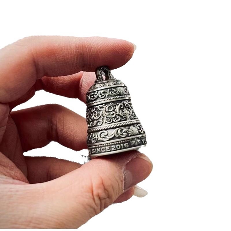 Réz nyaklánc, motívum oroszlán, gravírozás és intarzia, galvanizálás, egzotikus stílus