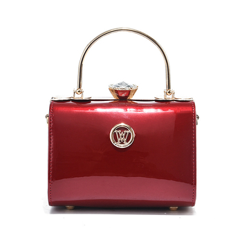 Shi Chen PU bőr szatchel táska, páncél ihletésű dizájn, kerek forma, zárható kapcsos zár, egy vállpánt, belső zseb, poliészter bélés