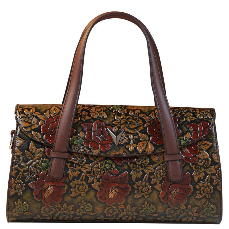 Sylvia PU Tote táska, vízszintes négyzet alakú, mágneszárnyos zárás, belső rekeszek: cipzáros zseb, telefon zseb, szendvics típusú cipzáras zseb