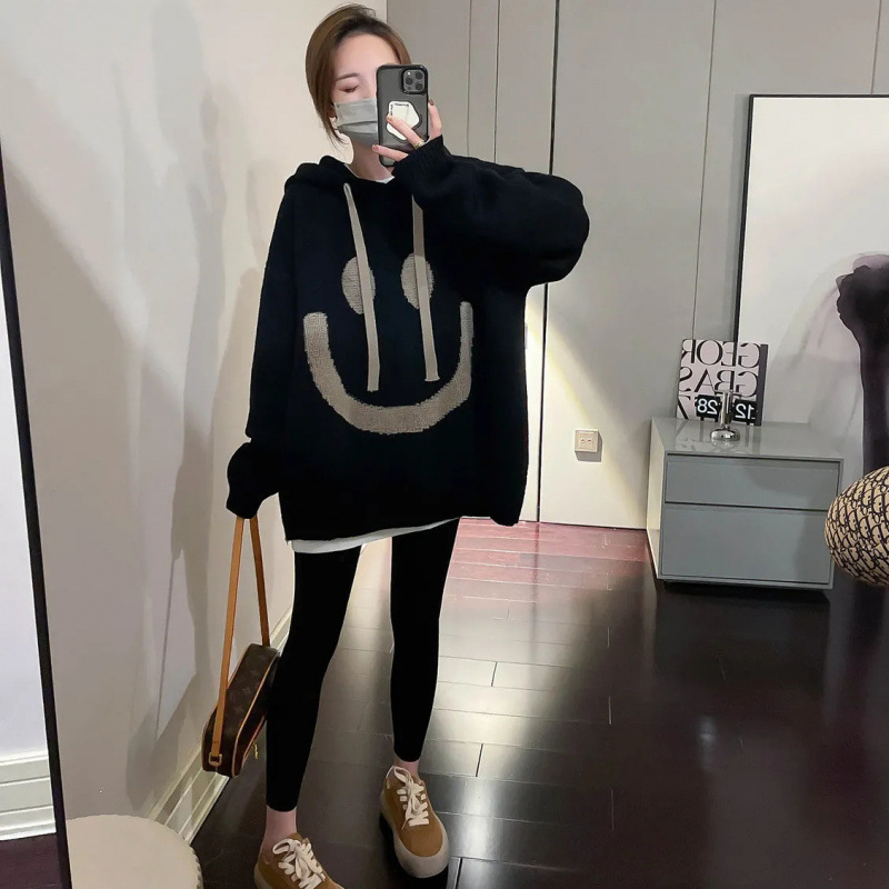 Női kapucnis pulóver jacquard kötésű, akril anyagú, fleece-béléssel, ősz 2023