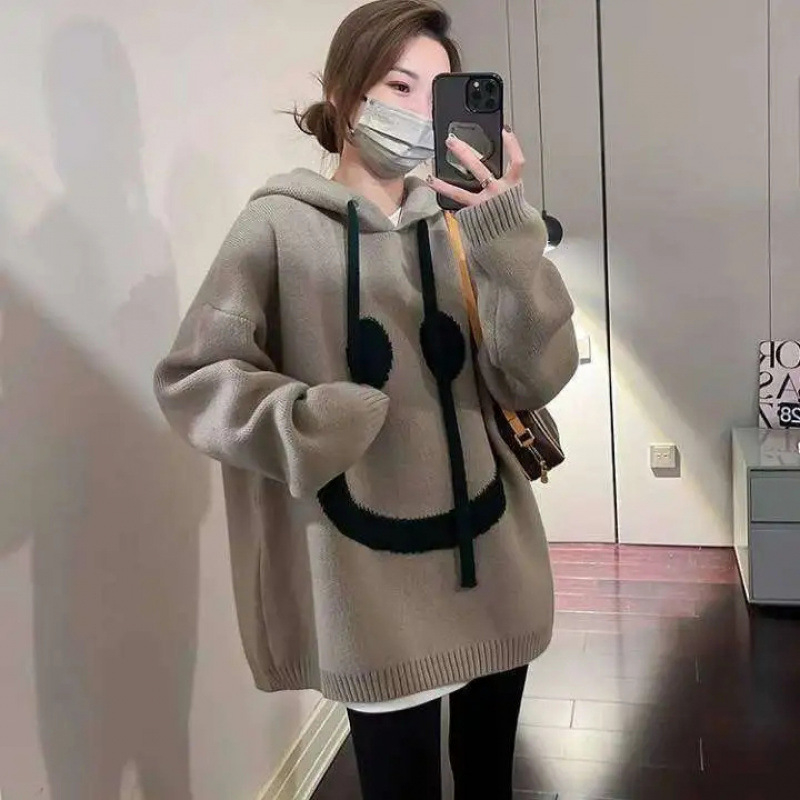 Női kapucnis pulóver jacquard kötésű, akril anyagú, fleece-béléssel, ősz 2023