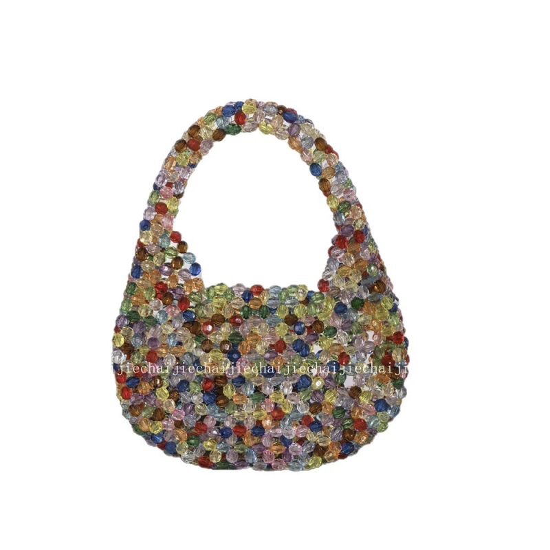 Ръчно изработена мънистена чанта; акрилен материал; форма на черупка; отворен горен край; вътрешни джобчета за телефон и лична карта.