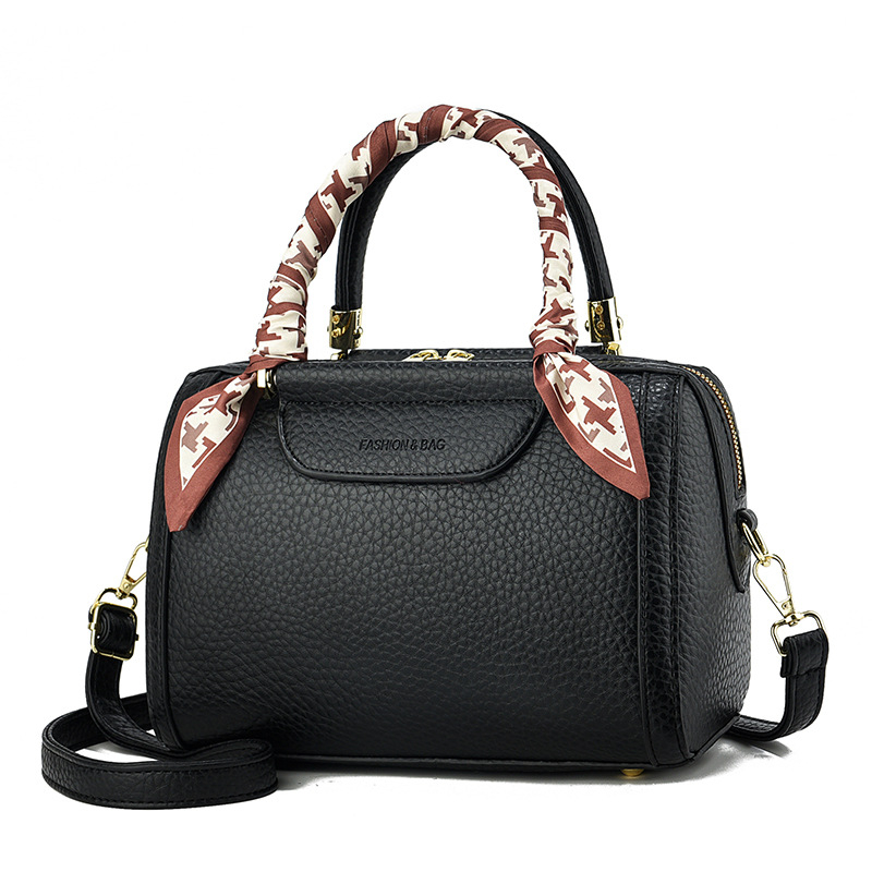 Boston női táska, street fashion stílus, PU bőr, nagy kapacitás, belső zsebek: cipzáras zseb, telefonos zseb, ID-zseb