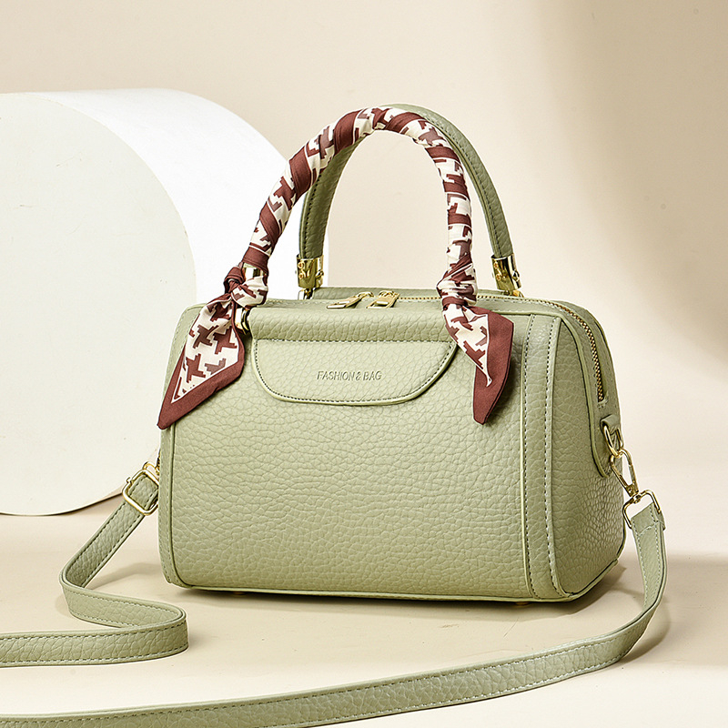 Boston női táska, street fashion stílus, PU bőr, nagy kapacitás, belső zsebek: cipzáras zseb, telefonos zseb, ID-zseb