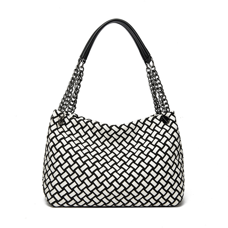 Geantă de tip coș din piele țesută - stil street fashion, piele naturală, formă orizontal pătrată, închidere cu fermoar, buzunare interne: fermoar, buzunar pentru telefon, buzunar pentru buletin