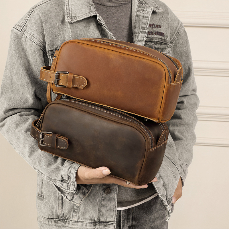 Férfi toalettzsák valódi bőrből, felső réteg marhabőrből, vintage stílus, egyszínű dizájn, bélés poliészter-pamut, 2024 tavasz