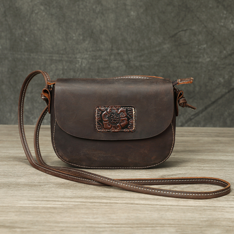 Marunte Geantă de umăr din piele naturală, cu embossing - Piele de prim strat, Formă orizontală pătrată, Închidere cu fermoar, Interior cu buzunare: buzunar cu fermoar, buzunar pentru telefon, buzunar pentru ID
