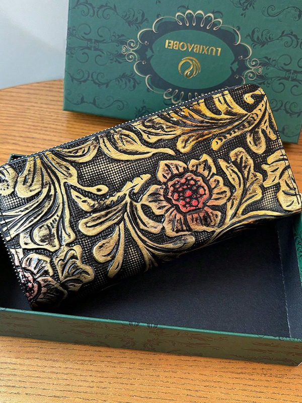 Portofel geant PU pentru femei, clutch cu model floral gravat, formă orizontală pătrată, închidere cu fermoar, căptușeală din poliester, brand M.T MISS TOTE, vara 2024, stil literar național, utilizare zilnică, multiple compartimente pentru carduri și mone