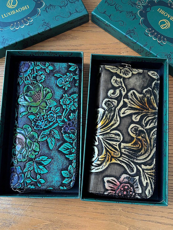 Portofel geant PU pentru femei, clutch cu model floral gravat, formă orizontală pătrată, închidere cu fermoar, căptușeală din poliester, brand M.T MISS TOTE, vara 2024, stil literar național, utilizare zilnică, multiple compartimente pentru carduri și mone