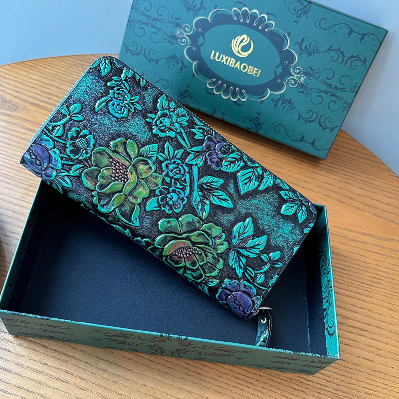 Portofel geant PU pentru femei, clutch cu model floral gravat, formă orizontală pătrată, închidere cu fermoar, căptușeală din poliester, brand M.T MISS TOTE, vara 2024, stil literar național, utilizare zilnică, multiple compartimente pentru carduri și mone