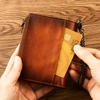 Портфейл от естествена кожа с горен слой телешка кожа и RFID защита, двупластова конструкция, монетник с цип и верига за шофьорска книжка, Dante
