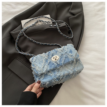 Jinjia márkájú női denim quiltelt válltáska • horizontális négyzet alakú forma • poliészter bélés • zárófedél