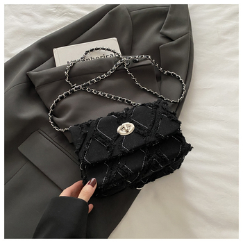 Jinjia márkájú női denim quiltelt válltáska • horizontális négyzet alakú forma • poliészter bélés • zárófedél