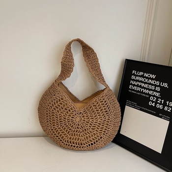 Caromanti PU válltáska, horizontális négyszögletes forma, cipzáras zárás, belső cipzáras zseb, nylon bélés, utcai divat, tavasz 2025