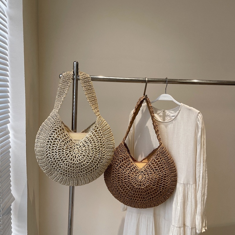 Caromanti PU válltáska, horizontális négyszögletes forma, cipzáras zárás, belső cipzáras zseb, nylon bélés, utcai divat, tavasz 2025