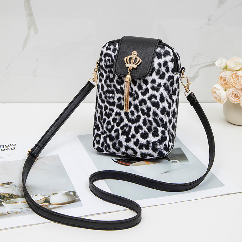Geantă crossbody pentru telefon, imprimeu leopard cu ciucuri (PU material, formă verticală pătrată, fermoar, buzunar interior pentru ID, stil street fashion)