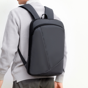 Üzleti utazáshoz tervezett laptop hátizsák — Oxford vászon; 20–35 L kapacitás; kompatibil 14‑inch laptophoz; üzleti stílus; görbült vállpánt