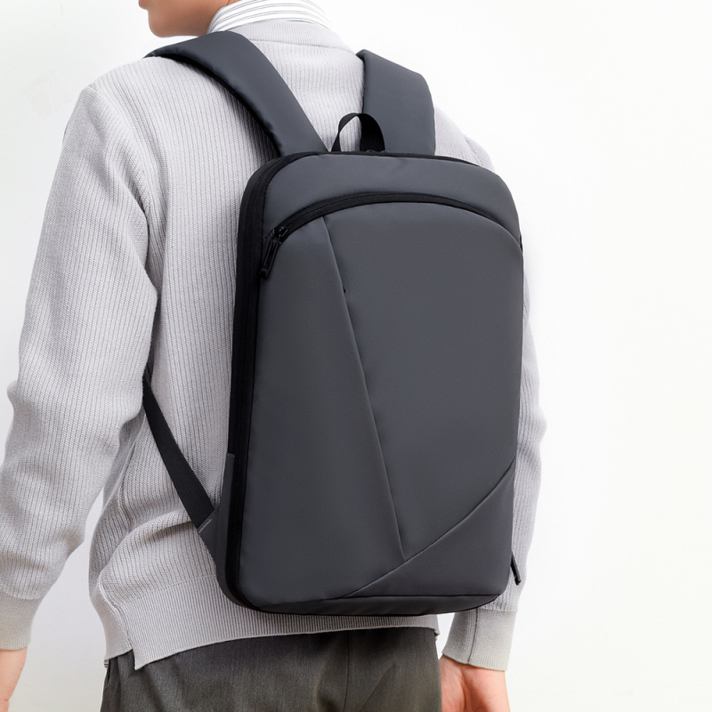 Üzleti utazáshoz tervezett laptop hátizsák — Oxford vászon; 20–35 L kapacitás; kompatibil 14‑inch laptophoz; üzleti stílus; görbült vállpánt