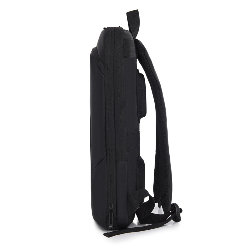 Üzleti utazáshoz tervezett laptop hátizsák — Oxford vászon; 20–35 L kapacitás; kompatibil 14‑inch laptophoz; üzleti stílus; görbült vállpánt