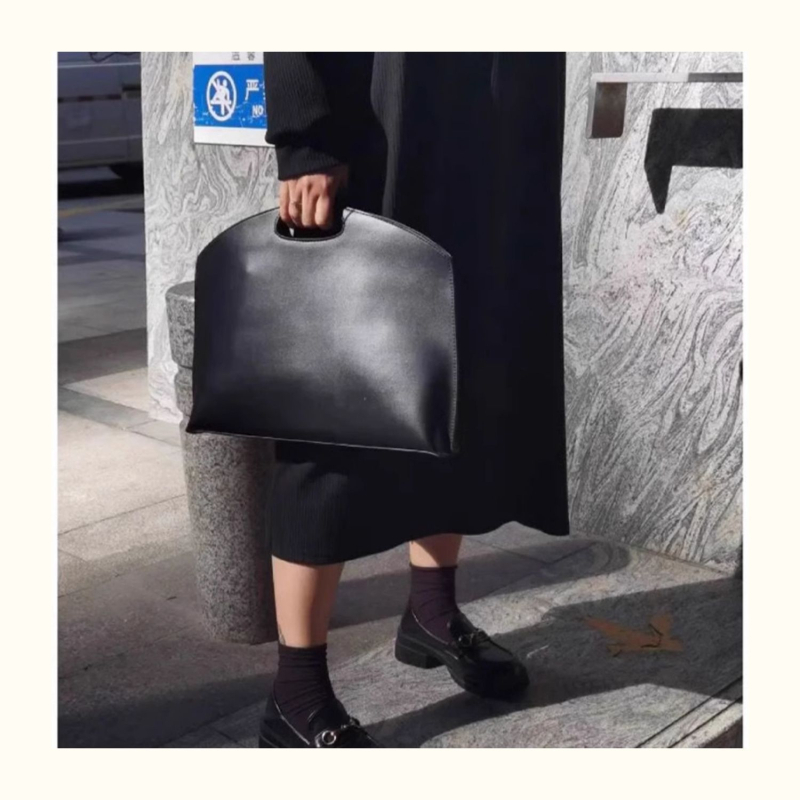 Üzleti ingázáshoz való laptop táska - PU bőr, kézitáska, függőleges négyzet alakú forma, belső zseb a telefon számára, közepes keménység