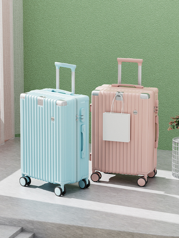 2 részes utazótáskakészlet ABS+PC-ből, USB-porttal, vízálló és antibakteriális, 360° görgők, zipzáras nyitás, jelszavas zár, 4 kg