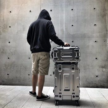 Oubao Ανδρική βαλίτσα με τεχνολογικά εμπνευσμένο σχέδιο, εξωτερικό PET+PE, εσωτερική επένδυση ABS+PC, κλείδωμα και περιστρεφόμενοι τροχοί