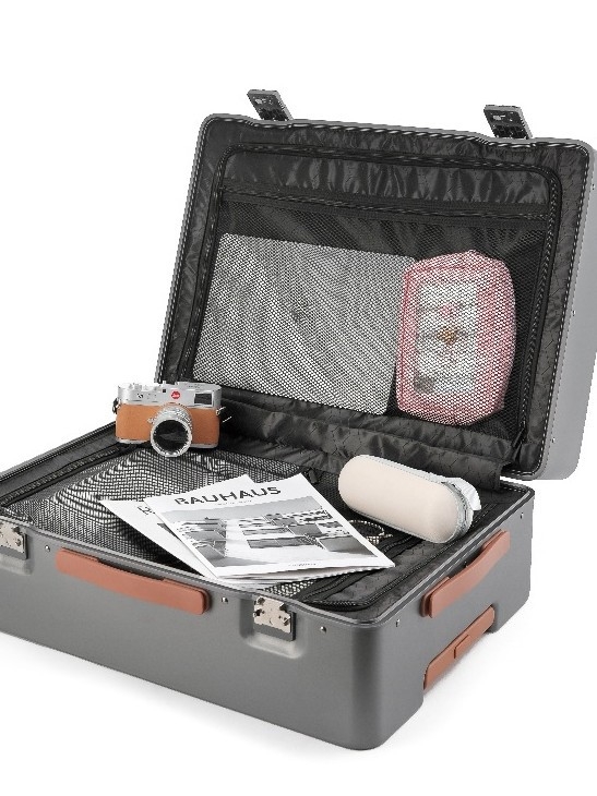 Kézipoggyász, uniszex, PC anyagból, TSA kombinált zár, USB port, száraz-nedves elkülönítés