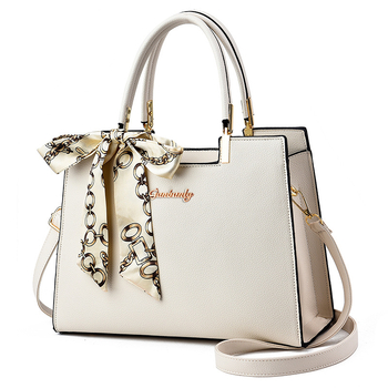 Női táska – városi egyszerűség, PU bőr, kis négyzet alakú táska, vízszintes forma, cipzáras zárás