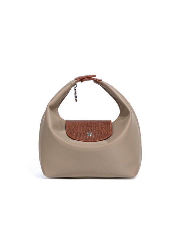 Női nylon válltáska utcai divat stílusban, dumpling alakú forma, cipzáras záródás, belső telefonzseb