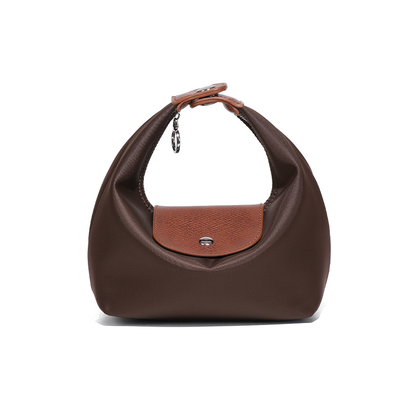 Női nylon válltáska utcai divat stílusban, dumpling alakú forma, cipzáras záródás, belső telefonzseb