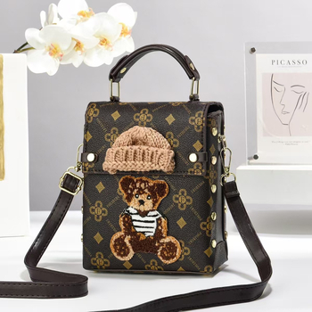 Omifei PU чанта за рамо в уличен стил с цип и ламиниран вътрешен джоб